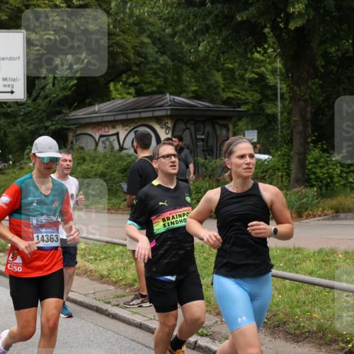 29.06.2025 - hella hamburg halbmarathon Yannick Fuchs http://msf.ph/oto/8303728 29.06.2025 10:50:06 20KM 1130, 1180, 1877, 2378, 2982, 3042, 3048, 4594, 4813, 4951, 5287, 5465, 5721, 5744, 6759, 7646, 7742, 8311, 8330, 8639, 8863, 8968, 8996, 9246, 9622, 9903, 10084, 11143, 11309, 11554, 11638, 11870, 12196, 12515, 12858, 13474, 14363, 14461, 15134, 16008, 16009, 16043, 16375, 16434, 16620, 16625, 17468, 18117, 18125, 18325, 18340, 18495, 18531, 18634, 18966, 19152 meine-sportfotos.de
