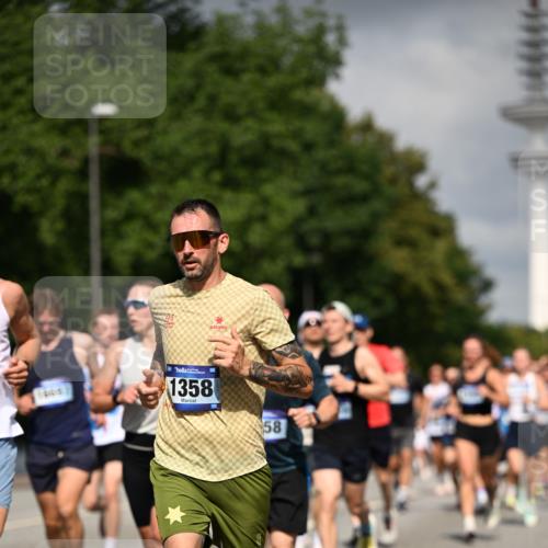 29.06.2025 - hella hamburg halbmarathon Dr. Thomas Lammeyer http://msf.ph/oto/8303763 29.06.2025 09:54:10 Kennedybrücke 1209, 1358, 1688, 1697, 1882, 2546, 2675, 3626, 4205, 4229, 4380, 4398, 4893, 5026, 5472, 5506, 5508, 5745, 5752, 5916, 6080, 6429, 6649, 6686, 6687, 7026, 7110, 8091, 8574, 8958, 9116, 9365, 10064, 10218, 10783, 10922, 11281, 11284, 11305 meine-sportfotos.de