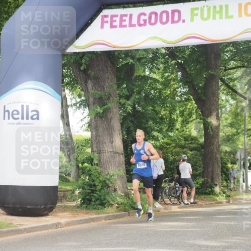 29.06.2025 - hella hamburg halbmarathon KatJ http://msf.ph/oto/8303780 29.06.2025 10:14:16 Zwischen KM18-KM19  meine-sportfotos.de