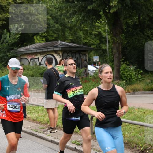 29.06.2025 - hella hamburg halbmarathon Yannick Fuchs http://msf.ph/oto/8303811 29.06.2025 10:50:06 20KM 1130, 1180, 1877, 2378, 2982, 3042, 3048, 4594, 4813, 4951, 5287, 5465, 5721, 5744, 6759, 7646, 7742, 8311, 8330, 8639, 8863, 8968, 8996, 9246, 9622, 9903, 10084, 11143, 11309, 11554, 11638, 11870, 12196, 12515, 12858, 13474, 14363, 14461, 15134, 16008, 16009, 16043, 16375, 16434, 16620, 16625, 17468, 18117, 18125, 18325, 18340, 18495, 18531, 18634, 18966, 19152 meine-sportfotos.de