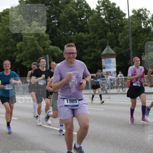 29.06.2025 - hella hamburg halbmarathon Jannik Wohlers http://msf.ph/oto/8303831 29.06.2025 10:37:30 Lombardsbrücke 1475, 1578, 1799, 1985, 2853, 3230, 3246, 3880, 4921, 5139, 5522, 6362, 6697, 7244, 7321, 7350, 7629, 7696, 8198, 8199, 8985, 9247, 9288, 9895, 10025, 10159, 10836, 11087, 11152, 11164, 11421, 11456, 11457, 11479, 11543, 11882, 12242, 12997, 13650, 14018, 15002, 15329, 15418, 15511, 15762, 16211, 16220, 16360, 17389, 17793, 18317, 18319, 18572, 18937 meine-sportfotos.de
