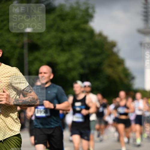 29.06.2025 - hella hamburg halbmarathon Dr. Thomas Lammeyer http://msf.ph/oto/8303898 29.06.2025 09:54:11 Kennedybrücke 1209, 1358, 1688, 1697, 1882, 2546, 2675, 3626, 4205, 4229, 4380, 4398, 4893, 5026, 5472, 5506, 5508, 5745, 5752, 5916, 6080, 6429, 6649, 6686, 6687, 7026, 7110, 8091, 8574, 8958, 9116, 9365, 10064, 10783, 10922, 11281, 11284, 11305 meine-sportfotos.de