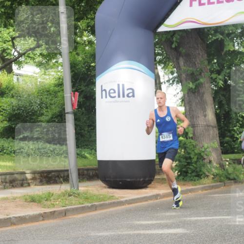 29.06.2025 - hella hamburg halbmarathon KatJ http://msf.ph/oto/8303969 29.06.2025 10:14:17 Zwischen KM18-KM19  meine-sportfotos.de
