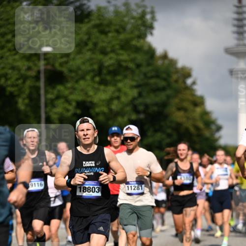 29.06.2025 - hella hamburg halbmarathon Dr. Thomas Lammeyer http://msf.ph/oto/8303989 29.06.2025 09:54:12 Kennedybrücke 1209, 1358, 1697, 1882, 2546, 2675, 3626, 4205, 4229, 4380, 4398, 4893, 5026, 5472, 5506, 5508, 5745, 5752, 5916, 6080, 6429, 6649, 6686, 6687, 7026, 7110, 8091, 8574, 8958, 9116, 9365, 10064, 10783, 11281, 11284, 11305 meine-sportfotos.de