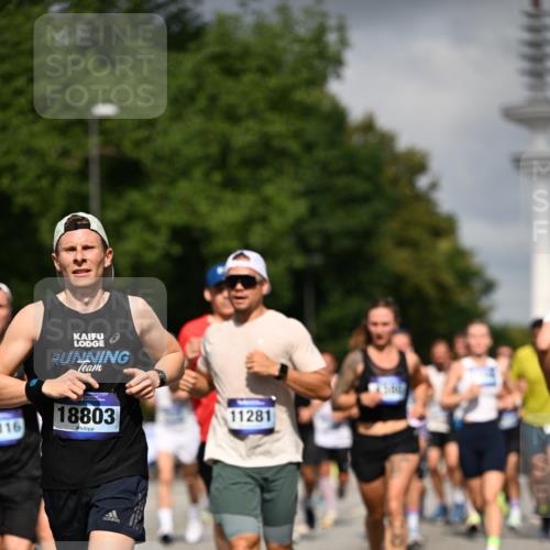 29.06.2025 - hella hamburg halbmarathon Dr. Thomas Lammeyer http://msf.ph/oto/8304033 29.06.2025 09:54:13 Kennedybrücke 1209, 1358, 1697, 1882, 2546, 2675, 3626, 4205, 4229, 4380, 4893, 5026, 5472, 5506, 5508, 5745, 5752, 5916, 6080, 6429, 6649, 6686, 6687, 7026, 7110, 8091, 8574, 8958, 9116, 9365, 10064, 10783, 11281, 11284, 11305 meine-sportfotos.de