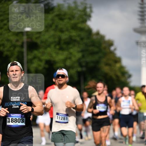 29.06.2025 - hella hamburg halbmarathon Dr. Thomas Lammeyer http://msf.ph/oto/8304054 29.06.2025 09:54:13 Kennedybrücke 1209, 1358, 1697, 1882, 2546, 2675, 3626, 4205, 4229, 4380, 4893, 5026, 5472, 5506, 5508, 5745, 5752, 5916, 6080, 6429, 6649, 6686, 6687, 7026, 7110, 8091, 8574, 8958, 9116, 9365, 10064, 10783, 11281, 11284, 11305 meine-sportfotos.de