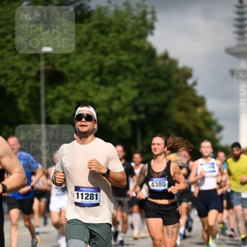 29.06.2025 - hella hamburg halbmarathon Dr. Thomas Lammeyer http://msf.ph/oto/8304108 29.06.2025 09:54:13 Kennedybrücke 1209, 1358, 1697, 1882, 2546, 2675, 3626, 4205, 4229, 4380, 4893, 5026, 5472, 5506, 5508, 5745, 5752, 5916, 6080, 6429, 6649, 6686, 6687, 7026, 7110, 8091, 8574, 8958, 9116, 9365, 10064, 10783, 11281, 11284, 11305 meine-sportfotos.de
