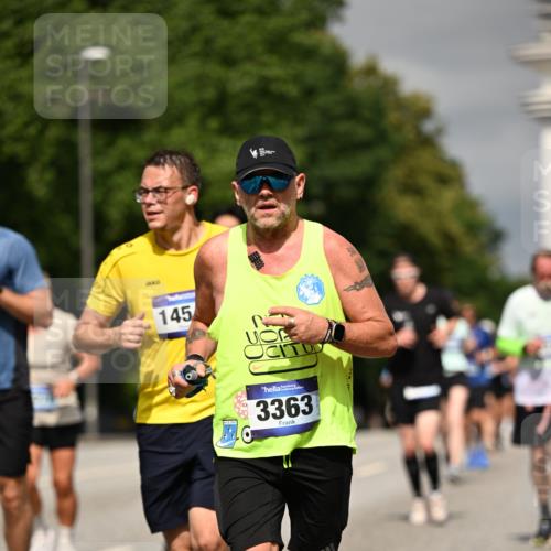 29.06.2025 - hella hamburg halbmarathon Dr. Thomas Lammeyer http://msf.ph/oto/8304142 29.06.2025 10:16:35 Kennedybrücke 1610, 1785, 2531, 2942, 2963, 2964, 3360, 3363, 4532, 5150, 7014, 7907, 8398, 8405, 8917, 8971, 9428, 9705, 10067, 10402, 10409, 10685, 11025 meine-sportfotos.de