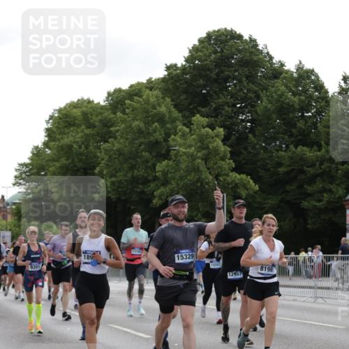 29.06.2025 - hella hamburg halbmarathon Jannik Wohlers http://msf.ph/oto/8304318 29.06.2025 10:37:38 Lombardsbrücke 1196, 1394, 1578, 1799, 1901, 1966, 1985, 2786, 3246, 3880, 4414, 4921, 5139, 5713, 6199, 6362, 6697, 7118, 7165, 7244, 7552, 7629, 7696, 7914, 8198, 8199, 8539, 8615, 8696, 8985, 9350, 9391, 10025, 10836, 11087, 11152, 11164, 11421, 11456, 11457, 11479, 11543, 12573, 12892, 12997, 13103, 13442, 14018, 14163, 15002, 15329, 15355, 15418, 15511, 15562, 15762, 16211, 16220, 16360, 16658, 16876, 17053, 17389, 18572, 18592, 18937 meine-sportfotos.de