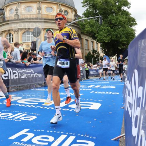 29.06.2025 - hella hamburg halbmarathon Strokosch-Dieckow http://msf.ph/oto/8304338 29.06.2025 10:54:31 Ziel 2474, 3426, 3794, 4868, 5259, 7129, 8798, 9012, 10040, 10368, 10376, 11009, 11797, 11799, 12321, 12607, 15146, 16327, 19067 meine-sportfotos.de