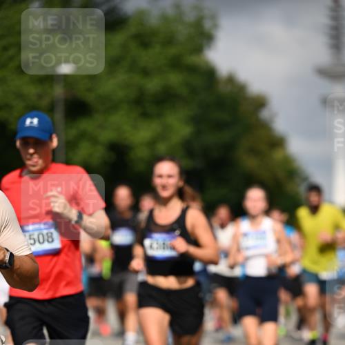 29.06.2025 - hella hamburg halbmarathon Dr. Thomas Lammeyer http://msf.ph/oto/8304466 29.06.2025 09:54:15 Kennedybrücke 1209, 1358, 1697, 1882, 2546, 2675, 3626, 4205, 4229, 4380, 4893, 5026, 5472, 5506, 5508, 5745, 5752, 5916, 6080, 6429, 6686, 6687, 7026, 7110, 8091, 8574, 8958, 9365, 10064, 10783, 11281, 11284, 11305 meine-sportfotos.de