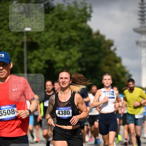 29.06.2025 - hella hamburg halbmarathon Dr. Thomas Lammeyer http://msf.ph/oto/8304484 29.06.2025 09:54:15 Kennedybrücke 1209, 1358, 1697, 1882, 2546, 2675, 3626, 4205, 4229, 4380, 4893, 5026, 5472, 5506, 5508, 5745, 5752, 5916, 6080, 6429, 6686, 6687, 7026, 7110, 8091, 8574, 8958, 9365, 10064, 10783, 11281, 11284, 11305 meine-sportfotos.de