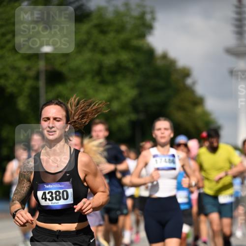 29.06.2025 - hella hamburg halbmarathon Dr. Thomas Lammeyer http://msf.ph/oto/8304557 29.06.2025 09:54:16 Kennedybrücke 1209, 1358, 1697, 2546, 2675, 3626, 4205, 4229, 4380, 4893, 5026, 5472, 5506, 5508, 5752, 5916, 6080, 6429, 6686, 6687, 7026, 7110, 8091, 8574, 8958, 9365, 10064, 10783, 11281, 11284, 11305 meine-sportfotos.de