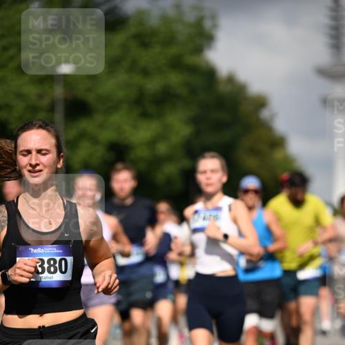29.06.2025 - hella hamburg halbmarathon Dr. Thomas Lammeyer http://msf.ph/oto/8304594 29.06.2025 09:54:16 Kennedybrücke 1209, 1358, 1697, 2546, 2675, 3626, 4205, 4229, 4380, 4893, 5026, 5472, 5506, 5508, 5752, 5916, 6080, 6429, 6686, 6687, 7026, 7110, 8091, 8574, 8958, 9365, 10064, 10783, 11281, 11284, 11305 meine-sportfotos.de