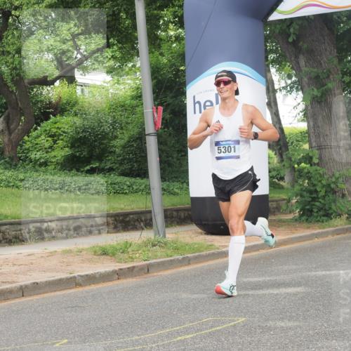 29.06.2025 - hella hamburg halbmarathon KatJ http://msf.ph/oto/8304651 29.06.2025 10:14:21 Zwischen KM18-KM19 5301 meine-sportfotos.de