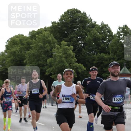 29.06.2025 - hella hamburg halbmarathon Jannik Wohlers http://msf.ph/oto/8304652 29.06.2025 10:37:39 Lombardsbrücke 1196, 1394, 1578, 1799, 1901, 1966, 1985, 2786, 3242, 3880, 4414, 4921, 5713, 6199, 6362, 6697, 7118, 7165, 7244, 7552, 7629, 7696, 7914, 8198, 8199, 8539, 8615, 8696, 8985, 9350, 9391, 10025, 10836, 11152, 11164, 11421, 11456, 11457, 11479, 11543, 12573, 12892, 12997, 13103, 13442, 14018, 14163, 15002, 15329, 15355, 15418, 15511, 15562, 15762, 16211, 16220, 16360, 16658, 16876, 17053, 17389, 18572, 18592, 18937 meine-sportfotos.de