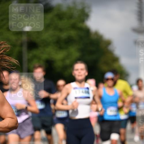 29.06.2025 - hella hamburg halbmarathon Dr. Thomas Lammeyer http://msf.ph/oto/8304661 29.06.2025 09:54:16 Kennedybrücke 1209, 1358, 1697, 2546, 2675, 3626, 4205, 4229, 4380, 4893, 5026, 5472, 5506, 5508, 5752, 5916, 6080, 6429, 6686, 6687, 7026, 7110, 8091, 8574, 8958, 9365, 10064, 10783, 11281, 11284, 11305 meine-sportfotos.de