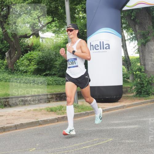 29.06.2025 - hella hamburg halbmarathon KatJ http://msf.ph/oto/8304701 29.06.2025 10:14:21 Zwischen KM18-KM19 5301 meine-sportfotos.de