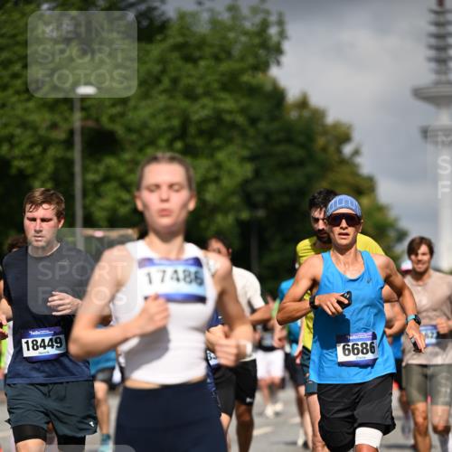 29.06.2025 - hella hamburg halbmarathon Dr. Thomas Lammeyer http://msf.ph/oto/8304739 29.06.2025 09:54:17 Kennedybrücke 1209, 1358, 1441, 1697, 2546, 2675, 3056, 3626, 4205, 4229, 4380, 4893, 5026, 5472, 5506, 5508, 5752, 5916, 6080, 6429, 6686, 6687, 7026, 7110, 8091, 8574, 8958, 9365, 10064, 10783, 11281, 11284, 11305 meine-sportfotos.de