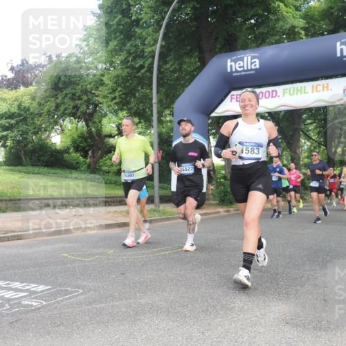 29.06.2025 - hella hamburg halbmarathon KatJ http://msf.ph/oto/8304763 29.06.2025 10:43:44 Zwischen KM18-KM19 1583, 4167, 6272, 6399, 7659, 7716, 8652, 8669 meine-sportfotos.de