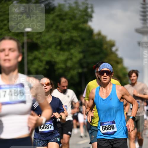 29.06.2025 - hella hamburg halbmarathon Dr. Thomas Lammeyer http://msf.ph/oto/8304805 29.06.2025 09:54:17 Kennedybrücke 1209, 1358, 1441, 1697, 2546, 2675, 3056, 3626, 4205, 4229, 4380, 4893, 5026, 5472, 5506, 5508, 5752, 5916, 6080, 6429, 6686, 6687, 7026, 7110, 8091, 8574, 8958, 9365, 10064, 10783, 11281, 11284, 11305 meine-sportfotos.de