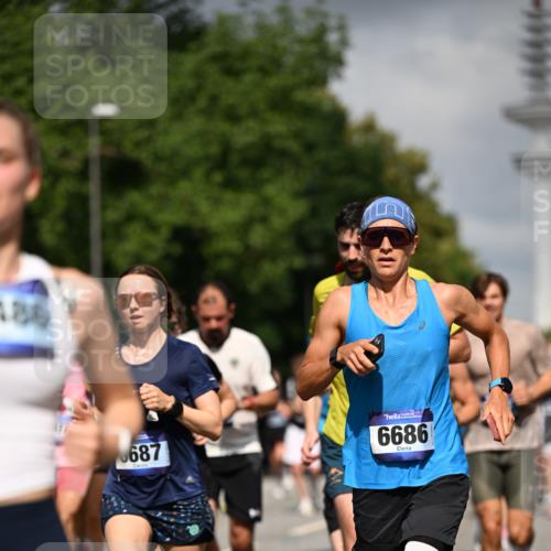 29.06.2025 - hella hamburg halbmarathon Dr. Thomas Lammeyer http://msf.ph/oto/8304824 29.06.2025 09:54:18 Kennedybrücke 1209, 1358, 1441, 1697, 2546, 2675, 3056, 3626, 4205, 4229, 4380, 4893, 5026, 5472, 5506, 5508, 5752, 5916, 6080, 6429, 6686, 6687, 7026, 7110, 8091, 8574, 8958, 9365, 10064, 10783, 11281, 11284, 11305 meine-sportfotos.de