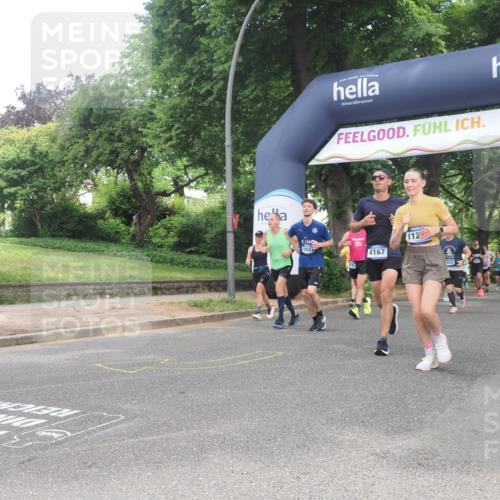 29.06.2025 - hella hamburg halbmarathon KatJ http://msf.ph/oto/8304830 29.06.2025 10:43:46 Zwischen KM18-KM19 1583, 4167, 5033, 7659, 7716, 8652 meine-sportfotos.de