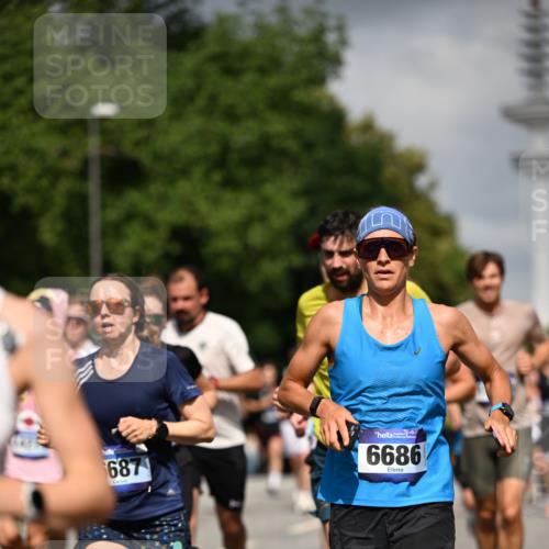 29.06.2025 - hella hamburg halbmarathon Dr. Thomas Lammeyer http://msf.ph/oto/8304852 29.06.2025 09:54:18 Kennedybrücke 1209, 1358, 1441, 1697, 2546, 2675, 3056, 3626, 4205, 4229, 4380, 4893, 5026, 5472, 5506, 5508, 5752, 5916, 6080, 6429, 6686, 6687, 7026, 7110, 8091, 8574, 8958, 9365, 10064, 10783, 11281, 11284, 11305 meine-sportfotos.de
