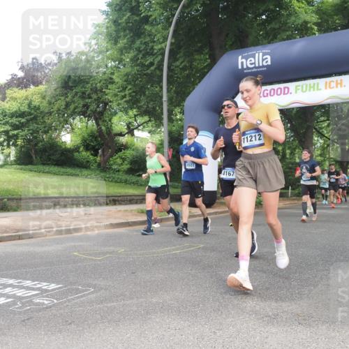 29.06.2025 - hella hamburg halbmarathon KatJ http://msf.ph/oto/8304861 29.06.2025 10:43:46 Zwischen KM18-KM19 1583, 4167, 5033, 7659, 7716, 8652 meine-sportfotos.de