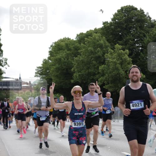 29.06.2025 - hella hamburg halbmarathon Jannik Wohlers http://msf.ph/oto/8304871 29.06.2025 10:37:40 Lombardsbrücke 1196, 1394, 1578, 1799, 1901, 1966, 1985, 2786, 3242, 3716, 3880, 4414, 4921, 5300, 5713, 6199, 6362, 6697, 7118, 7165, 7244, 7552, 7629, 7696, 7914, 8198, 8199, 8539, 8615, 8696, 9350, 9391, 10025, 11152, 11164, 11421, 11456, 11457, 11479, 11543, 12573, 12892, 12997, 13103, 13442, 14018, 14163, 15002, 15329, 15355, 15417, 15418, 15511, 15562, 15762, 16211, 16220, 16360, 16658, 16876, 17053, 17389, 18572, 18592, 18937 meine-sportfotos.de