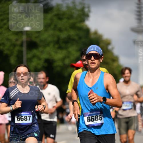 29.06.2025 - hella hamburg halbmarathon Dr. Thomas Lammeyer http://msf.ph/oto/8304872 29.06.2025 09:54:18 Kennedybrücke 1209, 1358, 1441, 1697, 2546, 2675, 3056, 3626, 4205, 4229, 4380, 4893, 5026, 5472, 5506, 5508, 5752, 5916, 6080, 6429, 6686, 6687, 7026, 7110, 8091, 8574, 8958, 9365, 10064, 10783, 11281, 11284, 11305 meine-sportfotos.de
