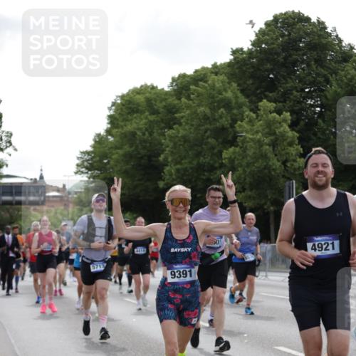 29.06.2025 - hella hamburg halbmarathon Jannik Wohlers http://msf.ph/oto/8304923 29.06.2025 10:37:41 Lombardsbrücke 1196, 1394, 1578, 1742, 1799, 1901, 1966, 2786, 3242, 3716, 3880, 4414, 4921, 5300, 5713, 6199, 6362, 6697, 6930, 7118, 7165, 7244, 7552, 7629, 7696, 7914, 8198, 8199, 8539, 8615, 8696, 9350, 9391, 10025, 11152, 11164, 11421, 11456, 11457, 11479, 11543, 12573, 12892, 12997, 13103, 13442, 14018, 14163, 15002, 15329, 15355, 15417, 15418, 15511, 15562, 15762, 16211, 16220, 16360, 16658, 16876, 17053, 18572, 18592, 18937 meine-sportfotos.de