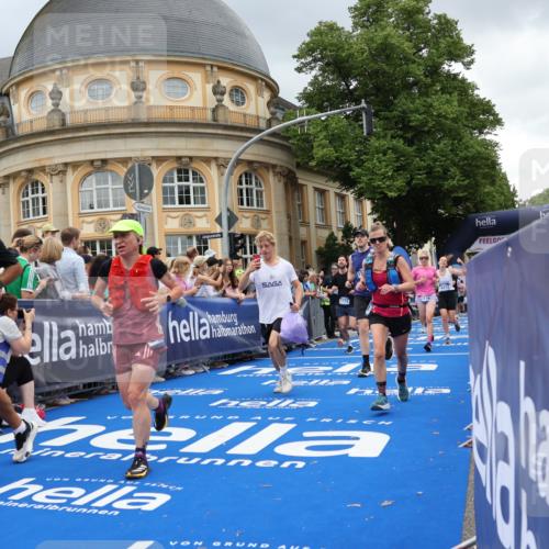 29.06.2025 - hella hamburg halbmarathon Strokosch-Dieckow http://msf.ph/oto/8304955 29.06.2025 10:55:25 Ziel 1130, 2252, 2771, 4189, 4951, 5287, 5319, 5643, 6591, 6938, 8487, 11184, 11554, 12526, 12544, 12584, 13234, 13236, 13267, 13470, 14036, 14592, 16213, 16334, 16609, 16985, 17603, 17940, 18290, 18380, 18531 meine-sportfotos.de