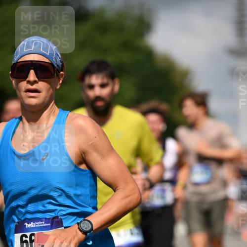 29.06.2025 - hella hamburg halbmarathon Dr. Thomas Lammeyer http://msf.ph/oto/8304998 29.06.2025 09:54:19 Kennedybrücke 1209, 1358, 1441, 1677, 1697, 2546, 3056, 3626, 4205, 4229, 4380, 4893, 5026, 5472, 5506, 5508, 5752, 5916, 6080, 6429, 6686, 6687, 7026, 7110, 8091, 8574, 8958, 9365, 10064, 10783, 11281, 11284, 11305 meine-sportfotos.de