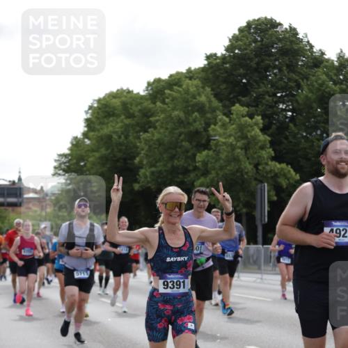 29.06.2025 - hella hamburg halbmarathon Jannik Wohlers http://msf.ph/oto/8305031 29.06.2025 10:37:41 Lombardsbrücke 1196, 1394, 1578, 1742, 1799, 1901, 1966, 2786, 3242, 3716, 3880, 4414, 4921, 5300, 5713, 6199, 6362, 6697, 6930, 7118, 7165, 7244, 7552, 7629, 7696, 7914, 8198, 8199, 8539, 8615, 8696, 9350, 9391, 10025, 11152, 11164, 11421, 11456, 11457, 11479, 11543, 12573, 12892, 12997, 13103, 13442, 14018, 14163, 15002, 15329, 15355, 15417, 15418, 15511, 15562, 15762, 16211, 16220, 16360, 16658, 16876, 17053, 18572, 18592, 18937 meine-sportfotos.de