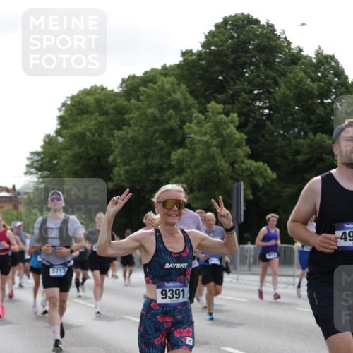 29.06.2025 - hella hamburg halbmarathon Jannik Wohlers http://msf.ph/oto/8305072 29.06.2025 10:37:41 Lombardsbrücke 1196, 1394, 1578, 1742, 1799, 1901, 1966, 2786, 3242, 3716, 3880, 4414, 4921, 5300, 5713, 6199, 6362, 6697, 6930, 7118, 7165, 7244, 7552, 7629, 7696, 7914, 8198, 8199, 8539, 8615, 8696, 9350, 9391, 10025, 11152, 11164, 11421, 11456, 11457, 11479, 11543, 12573, 12892, 12997, 13103, 13442, 14018, 14163, 15002, 15329, 15355, 15417, 15418, 15511, 15562, 15762, 16211, 16220, 16360, 16658, 16876, 17053, 18572, 18592, 18937 meine-sportfotos.de