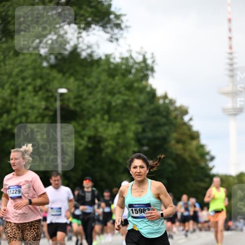 29.06.2025 - hella hamburg halbmarathon Dr. Thomas Lammeyer http://msf.ph/oto/8305119 29.06.2025 10:38:06 Kennedybrücke 1189, 1275, 1764, 1896, 2038, 2276, 2464, 2526, 2933, 3264, 3340, 3345, 3848, 4445, 4449, 4807, 4824, 4826, 5096, 5141, 5557, 5561, 5566, 5569, 5691, 5821, 5822, 5887, 6364, 6515, 6516, 6956, 7027, 7565, 7633, 7653, 7982, 8157, 8277, 8349, 8375, 8377, 8383, 8401, 8620, 9258, 9438, 9875, 9995, 10048, 10071, 10561, 10564, 10800, 11111, 11229, 11237, 11338 meine-sportfotos.de