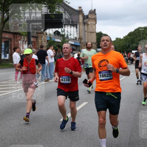 29.06.2025 - hella hamburg halbmarathon Yannick Fuchs http://msf.ph/oto/8305136 29.06.2025 10:50:13 20KM 1130, 1877, 2083, 2378, 2982, 3042, 3048, 4152, 4594, 4813, 5287, 5465, 5570, 5721, 5744, 6759, 7037, 7547, 7646, 8311, 8330, 8863, 8968, 8996, 9246, 9622, 9903, 10084, 10093, 10665, 11143, 11309, 11554, 11638, 11870, 12515, 12858, 13691, 14363, 14461, 14588, 14867, 15134, 15407, 16008, 16009, 16043, 16121, 16434, 16620, 16625, 16679, 17268, 17468, 17660, 17993, 18117, 18125, 18531, 18634, 18867, 18966 meine-sportfotos.de