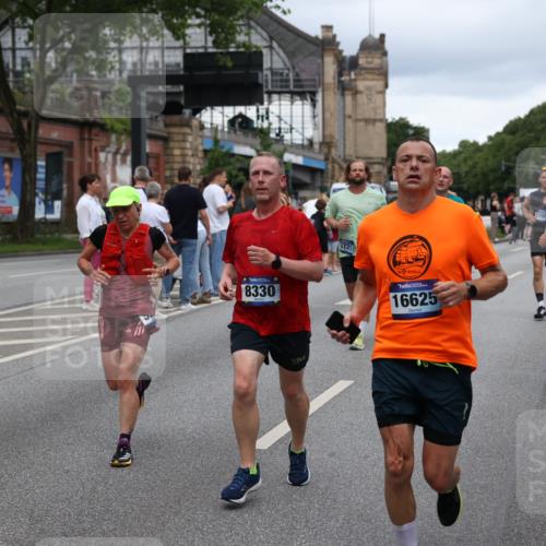 29.06.2025 - hella hamburg halbmarathon Yannick Fuchs http://msf.ph/oto/8305154 29.06.2025 10:50:13 20KM 1130, 1877, 2083, 2378, 2982, 3042, 3048, 4152, 4594, 4813, 5287, 5465, 5570, 5721, 5744, 6759, 7037, 7547, 7646, 8311, 8330, 8863, 8968, 8996, 9246, 9622, 9903, 10084, 10093, 10665, 11143, 11309, 11554, 11638, 11870, 12515, 12858, 13691, 14363, 14461, 14588, 14867, 15134, 15407, 16008, 16009, 16043, 16121, 16434, 16620, 16625, 16679, 17268, 17468, 17660, 17993, 18117, 18125, 18531, 18634, 18867, 18966 meine-sportfotos.de