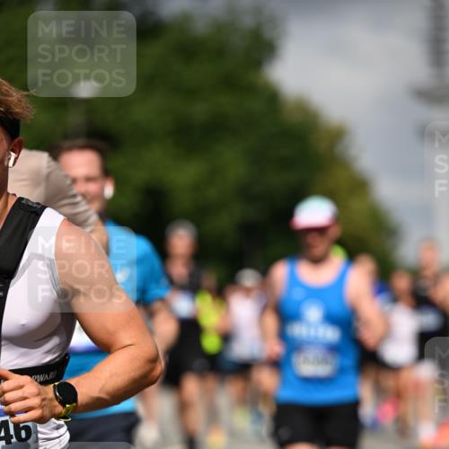 29.06.2025 - hella hamburg halbmarathon Dr. Thomas Lammeyer http://msf.ph/oto/8305170 29.06.2025 09:54:20 Kennedybrücke 1209, 1358, 1441, 1677, 1697, 2546, 3056, 3626, 4205, 4229, 4380, 4893, 5026, 5472, 5506, 5508, 5752, 5916, 6080, 6429, 6639, 6686, 6687, 7026, 7110, 8091, 8122, 8574, 8958, 10064, 10783, 11281, 11284, 11305 meine-sportfotos.de