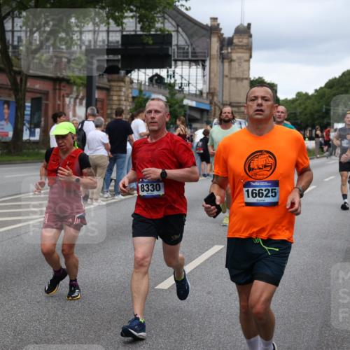 29.06.2025 - hella hamburg halbmarathon Yannick Fuchs http://msf.ph/oto/8305206 29.06.2025 10:50:13 20KM 1130, 1877, 2083, 2378, 2982, 3042, 3048, 4152, 4594, 4813, 5287, 5465, 5570, 5721, 5744, 6759, 7037, 7547, 7646, 8311, 8330, 8863, 8968, 8996, 9246, 9622, 9903, 10084, 10093, 10665, 11143, 11309, 11554, 11638, 11870, 12515, 12858, 13691, 14363, 14461, 14588, 14867, 15134, 15407, 16008, 16009, 16043, 16121, 16434, 16620, 16625, 16679, 17268, 17468, 17660, 17993, 18117, 18125, 18531, 18634, 18867, 18966 meine-sportfotos.de