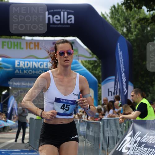29.06.2025 - hella hamburg halbmarathon Strokosch-Dieckow http://msf.ph/oto/8305207 29.06.2025 10:15:46 Ziel 45 meine-sportfotos.de