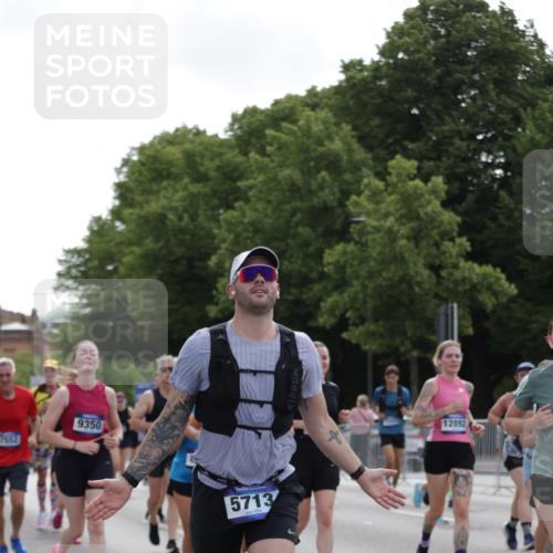 29.06.2025 - hella hamburg halbmarathon Jannik Wohlers http://msf.ph/oto/8305215 29.06.2025 10:37:43 Lombardsbrücke 1196, 1394, 1457, 1578, 1742, 1901, 1966, 2786, 3242, 3716, 3880, 4414, 4921, 5300, 5713, 6199, 6200, 6697, 6751, 6930, 7118, 7165, 7244, 7552, 7629, 7914, 8198, 8199, 8539, 8615, 8696, 9350, 9391, 10025, 10584, 11152, 11421, 11456, 11457, 11479, 12573, 12892, 12997, 13103, 13442, 14016, 14163, 15329, 15355, 15417, 15562, 15762, 16061, 16211, 16220, 16360, 16658, 16876, 17053, 18572, 18592, 18937 meine-sportfotos.de