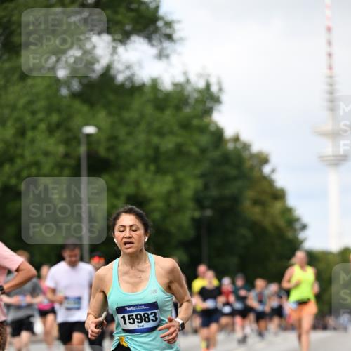 29.06.2025 - hella hamburg halbmarathon Dr. Thomas Lammeyer http://msf.ph/oto/8305218 29.06.2025 10:38:06 Kennedybrücke 1189, 1275, 1764, 1896, 2038, 2276, 2464, 2526, 2933, 3264, 3340, 3345, 3848, 4445, 4449, 4807, 4824, 4826, 5096, 5141, 5557, 5561, 5566, 5569, 5691, 5821, 5822, 5887, 6364, 6515, 6516, 6956, 7027, 7565, 7633, 7653, 7982, 8157, 8277, 8349, 8375, 8377, 8383, 8401, 8620, 9258, 9438, 9875, 9995, 10048, 10071, 10561, 10564, 10800, 11111, 11229, 11237, 11338 meine-sportfotos.de
