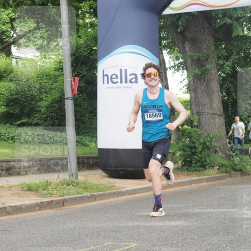29.06.2025 - hella hamburg halbmarathon KatJ http://msf.ph/oto/8305223 29.06.2025 10:14:25 Zwischen KM18-KM19 5301 meine-sportfotos.de