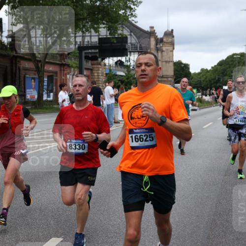 29.06.2025 - hella hamburg halbmarathon Yannick Fuchs http://msf.ph/oto/8305276 29.06.2025 10:50:13 20KM 1130, 1877, 2083, 2378, 2982, 3042, 3048, 4152, 4594, 4813, 5287, 5465, 5570, 5721, 5744, 6759, 7037, 7547, 7646, 8311, 8330, 8863, 8968, 8996, 9246, 9622, 9903, 10084, 10093, 10665, 11143, 11309, 11554, 11638, 11870, 12515, 12858, 13691, 14363, 14461, 14588, 14867, 15134, 15407, 16008, 16009, 16043, 16121, 16434, 16620, 16625, 16679, 17268, 17468, 17660, 17993, 18117, 18125, 18531, 18634, 18867, 18966 meine-sportfotos.de