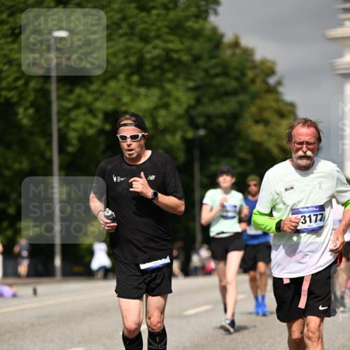 29.06.2025 - hella hamburg halbmarathon Dr. Thomas Lammeyer http://msf.ph/oto/8305349 29.06.2025 10:16:38 Kennedybrücke 1020, 1051, 2531, 2942, 3360, 3363, 4532, 5150, 6489, 7014, 7907, 8398, 8405, 8917, 9428, 9705, 10067, 10402, 10409, 11025 meine-sportfotos.de