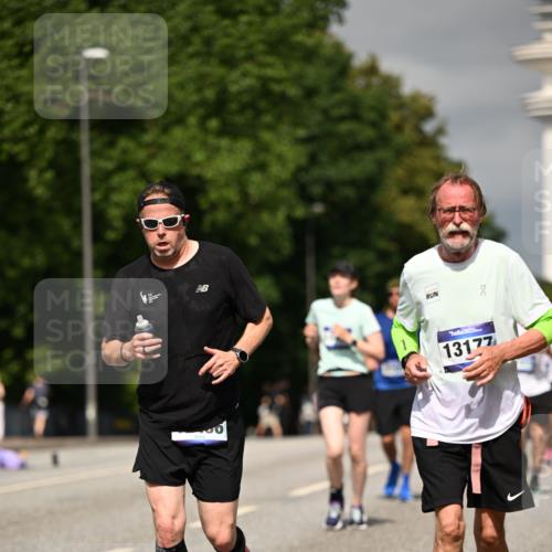 29.06.2025 - hella hamburg halbmarathon Dr. Thomas Lammeyer http://msf.ph/oto/8305367 29.06.2025 10:16:38 Kennedybrücke 1020, 1051, 2531, 2942, 3360, 3363, 4532, 5150, 6489, 7014, 7907, 8398, 8405, 8917, 9428, 9705, 10067, 10402, 10409, 11025 meine-sportfotos.de