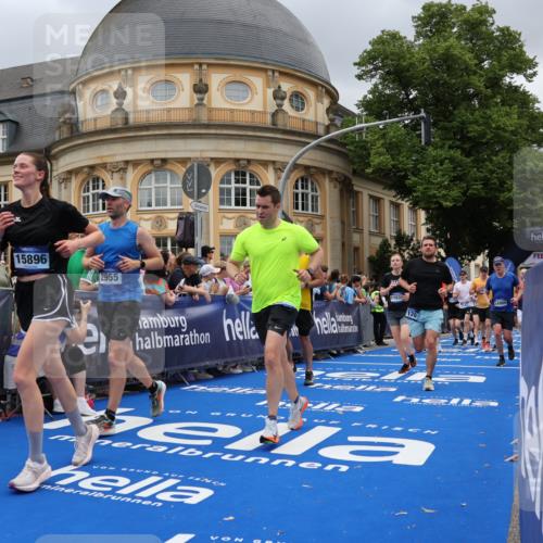 29.06.2025 - hella hamburg halbmarathon Strokosch-Dieckow http://msf.ph/oto/8305430 29.06.2025 10:55:40 Ziel 1120, 1143, 1834, 2955, 2982, 3037, 4897, 5021, 6569, 6924, 7221, 8255, 8573, 8618, 10212, 11039, 11568, 12196, 12483, 12515, 12858, 14365, 14909, 15896, 16110, 16401, 16434, 16786, 17615, 18064, 18190, 19047 meine-sportfotos.de