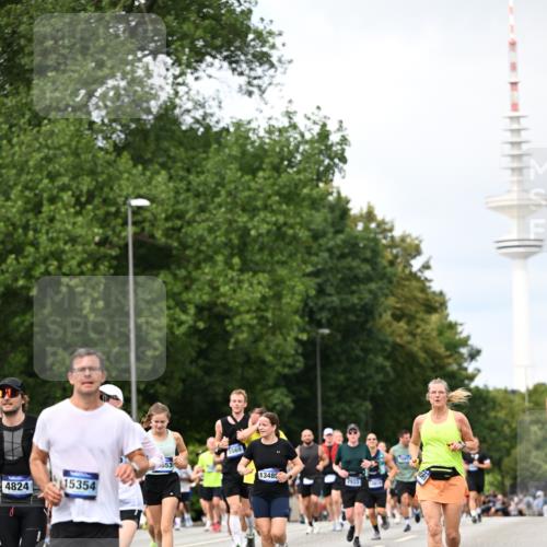 29.06.2025 - hella hamburg halbmarathon Dr. Thomas Lammeyer http://msf.ph/oto/8305511 29.06.2025 10:38:08 Kennedybrücke 1189, 1275, 1764, 2038, 2276, 2464, 2526, 2933, 3264, 3340, 3345, 3848, 4445, 4807, 4824, 4826, 5096, 5141, 5557, 5566, 5569, 5691, 5821, 5822, 5887, 6364, 6515, 6516, 6574, 6956, 7027, 7565, 7633, 7653, 7982, 8157, 8277, 8282, 8349, 8375, 8377, 8383, 8401, 8620, 9438, 9875, 9995, 10007, 10048, 10071, 10561, 10564, 10800, 11111, 11229, 11237, 11338 meine-sportfotos.de